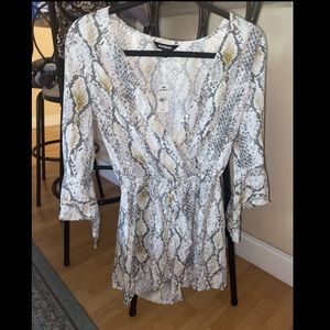 Express Snakeskin Bell Sleeve Romper NWT Size Small Boho Festival